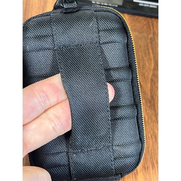 Lowepro Formshell Protection Cushioned Foam Camera Black Full Zip Shoulder Strap - Picture 4 of 10